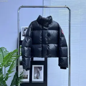 Canada Goose Women's Cypress Cropped Puffer Black / Classic Disc · 2256W-61