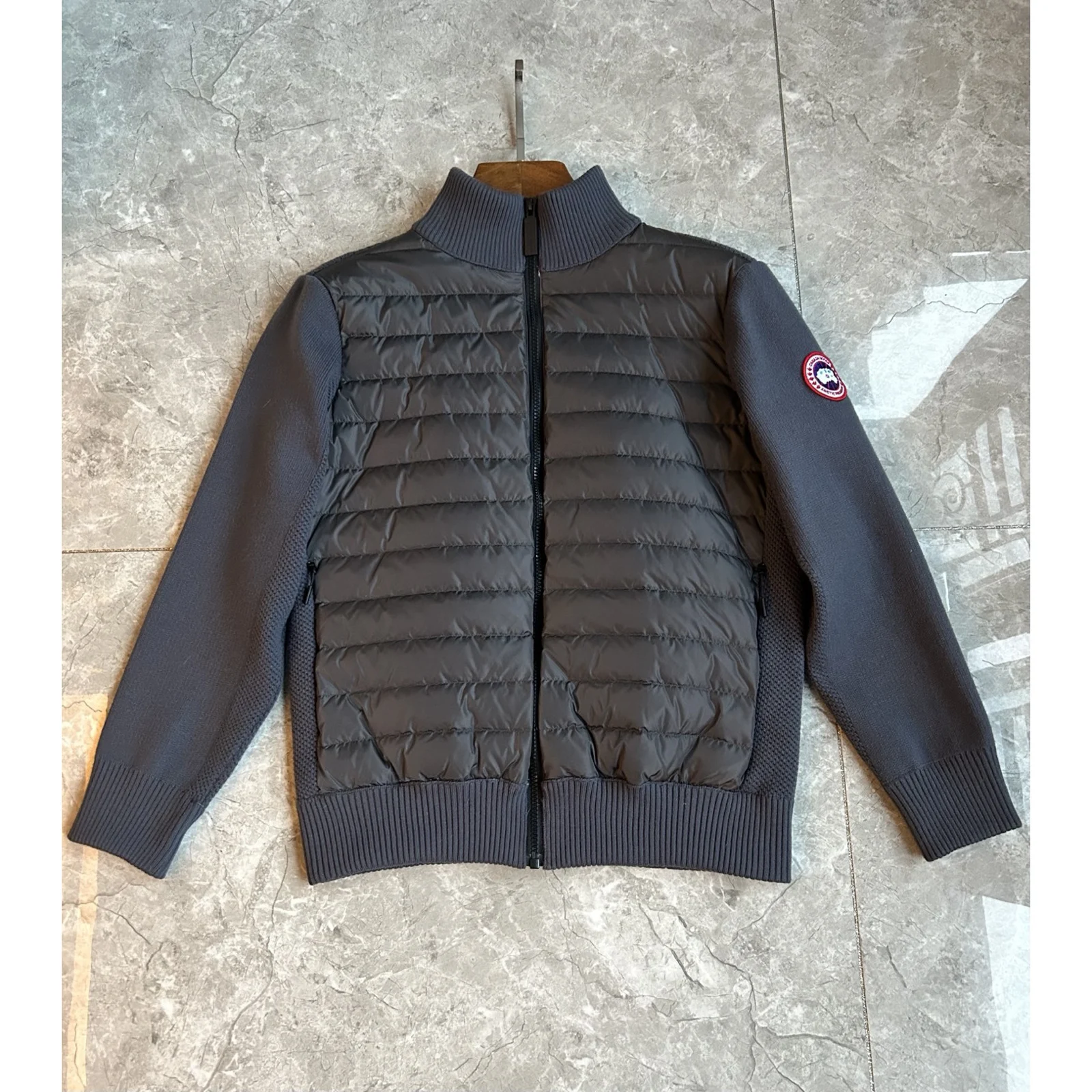 Canada Goose Men's HyBridge Knit Jacket Iron Grey / Classic Disc · 6830M-9699