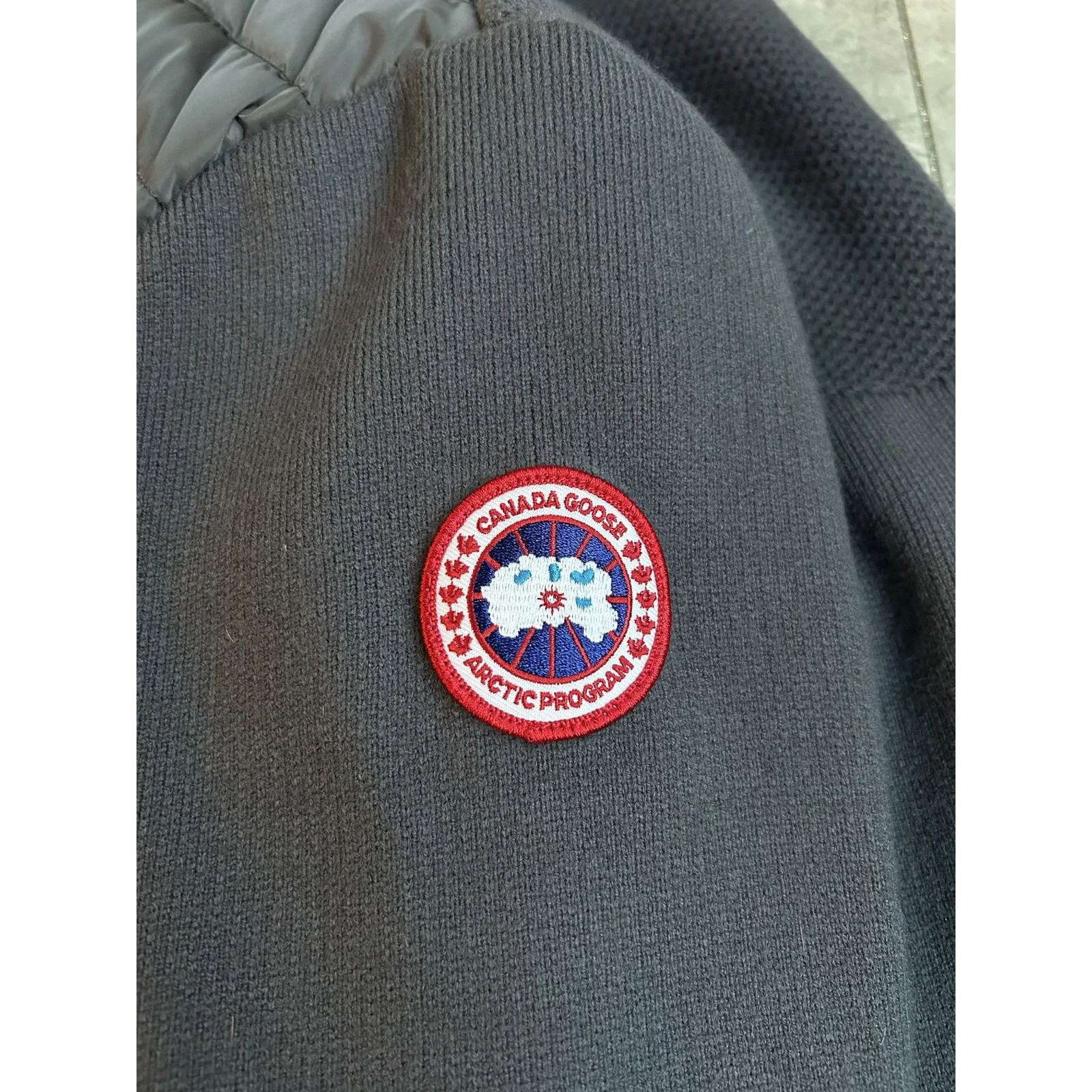 Canada Goose Men's HyBridge Knit Jacket Iron Grey / Classic Disc · 6830M-9699