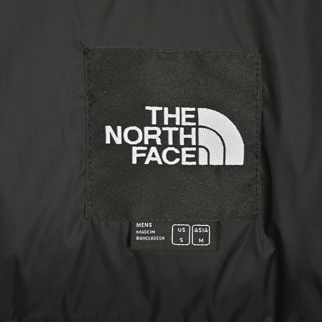 The North Face Men’s 1996 Retro Nuptse Jacket Summit Navy/TNF Black · NF0A3C8D