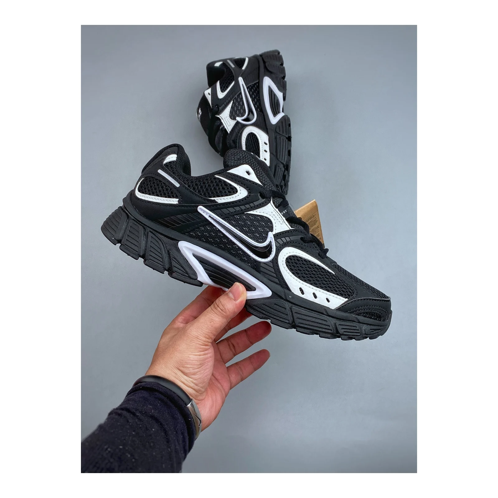 Nike V5 RNR Black / White / Black · IO7835-001