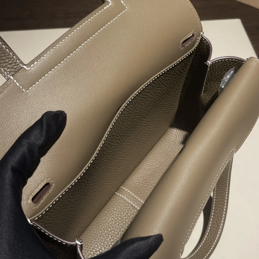Hermès Halzan 25 Bag Étoupe