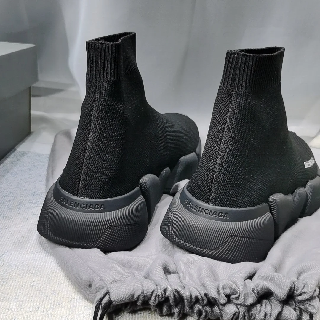 Balenciaga Speed 2.0 Black · 617239W2DB11013