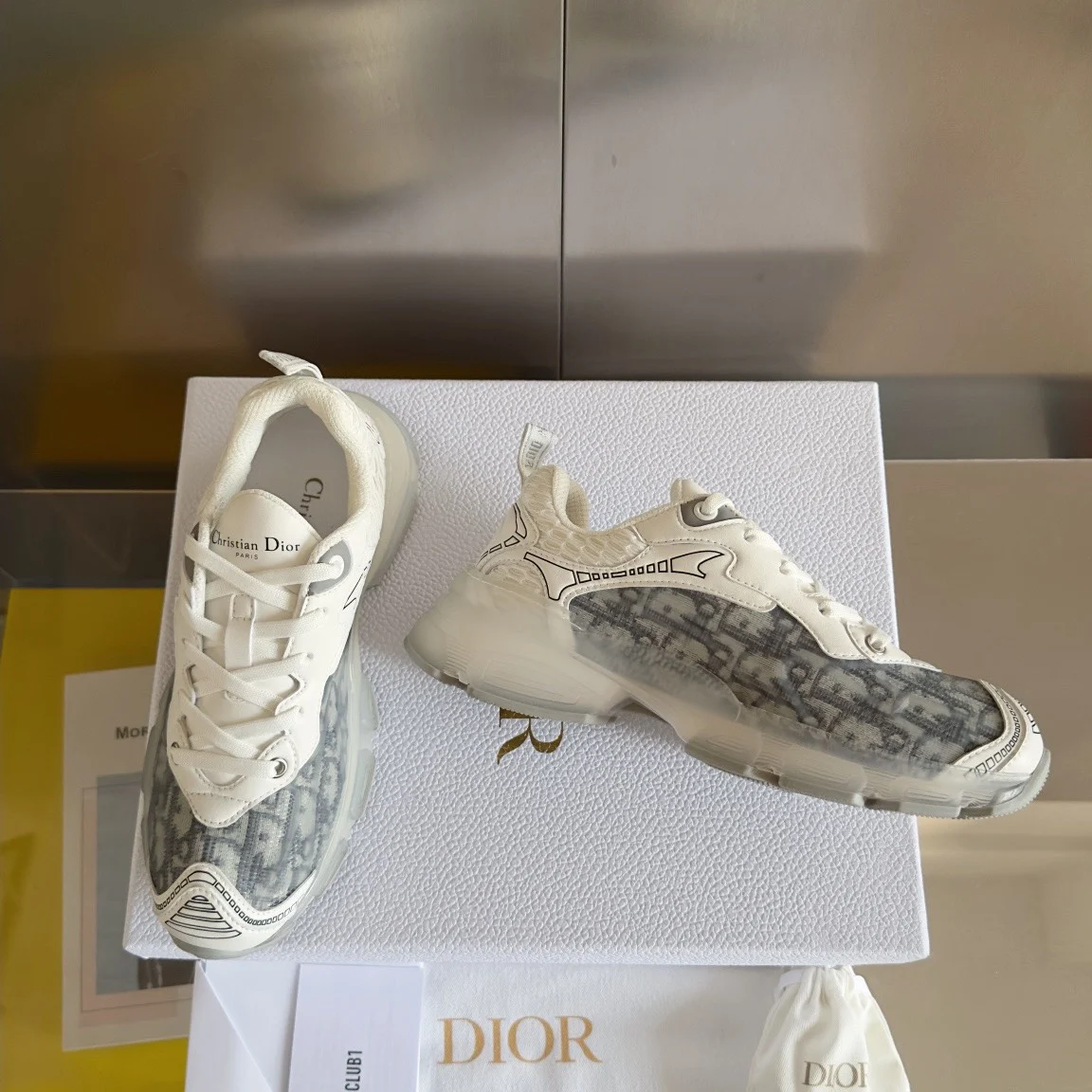 Dior Vibe Sneaker Gray Dior Oblique · KCK365OBU_S47W