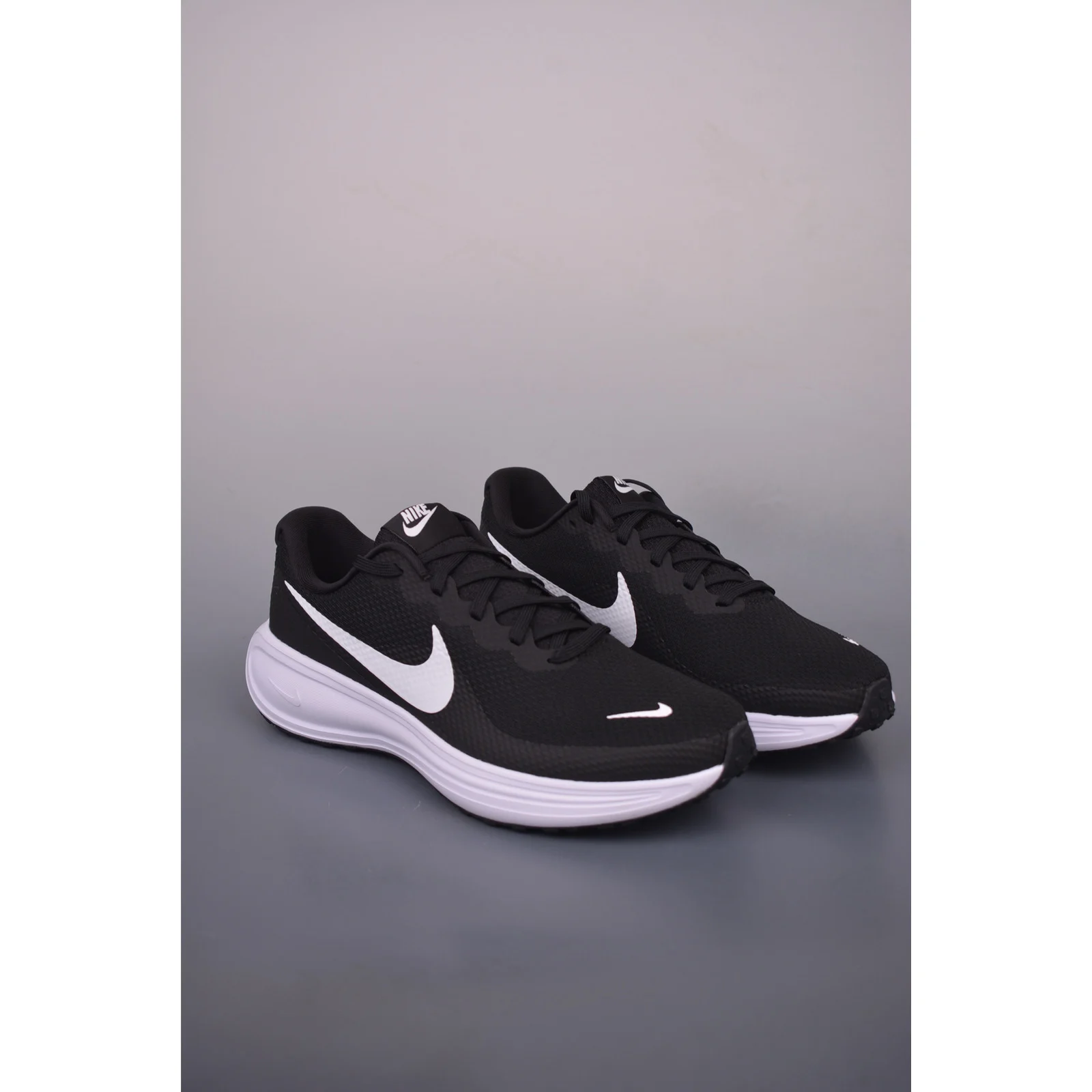 Nike Revolution 8 Black / Black / White · HJ9198-003