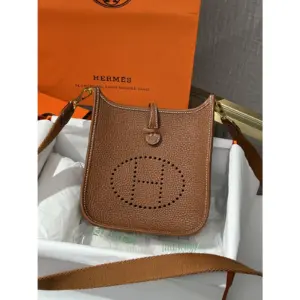 Hermès Evelyne 16 Amazone Bag Gold / Gold full view