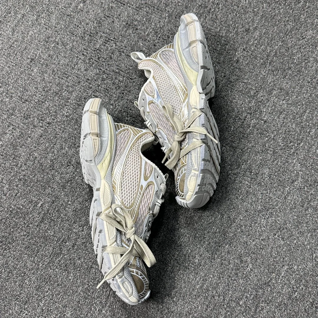 Balenciaga 3XL Light Beige · 734734W3XL49191