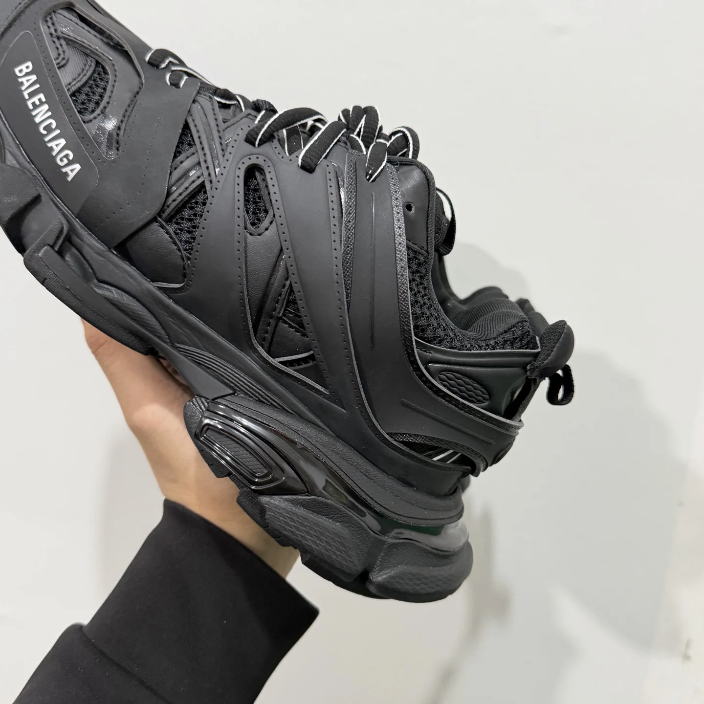 Balenciaga Track Sneaker Black · 542023W1GB11000
