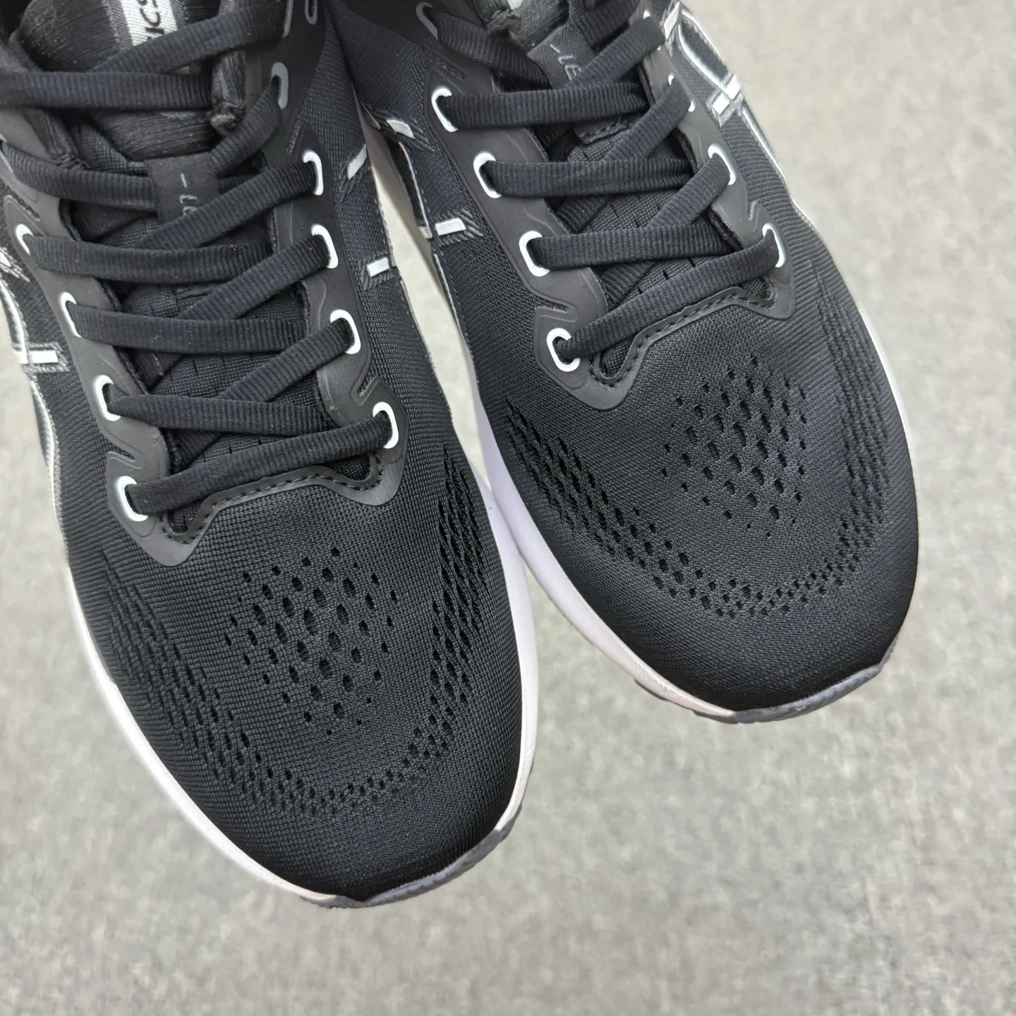 ASICS GEL-KAYANO 31 Black / White · 1011B867-002