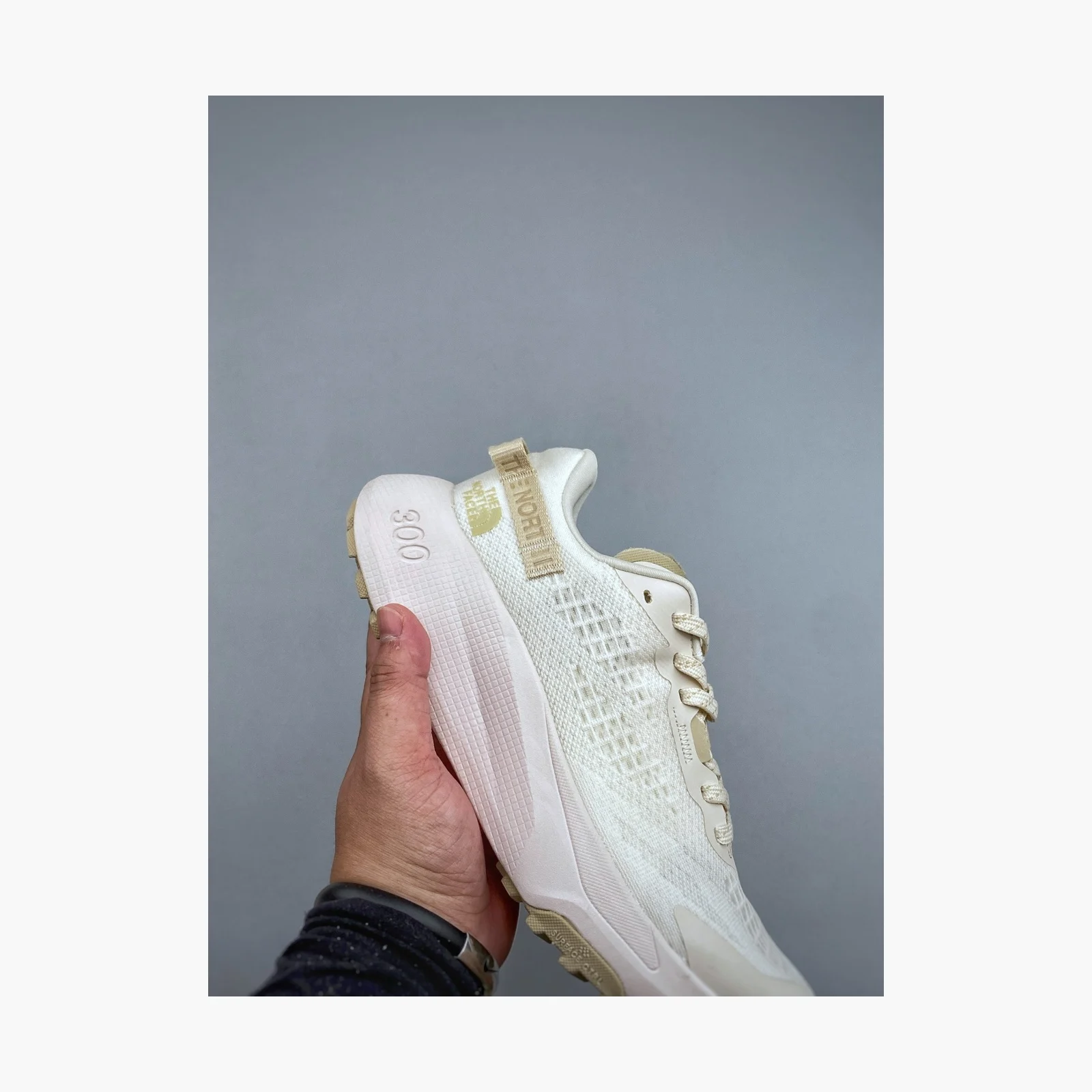 The North Face Women’s Altamesa 300 White Dune/White Dune · NF0A8A9S-WID