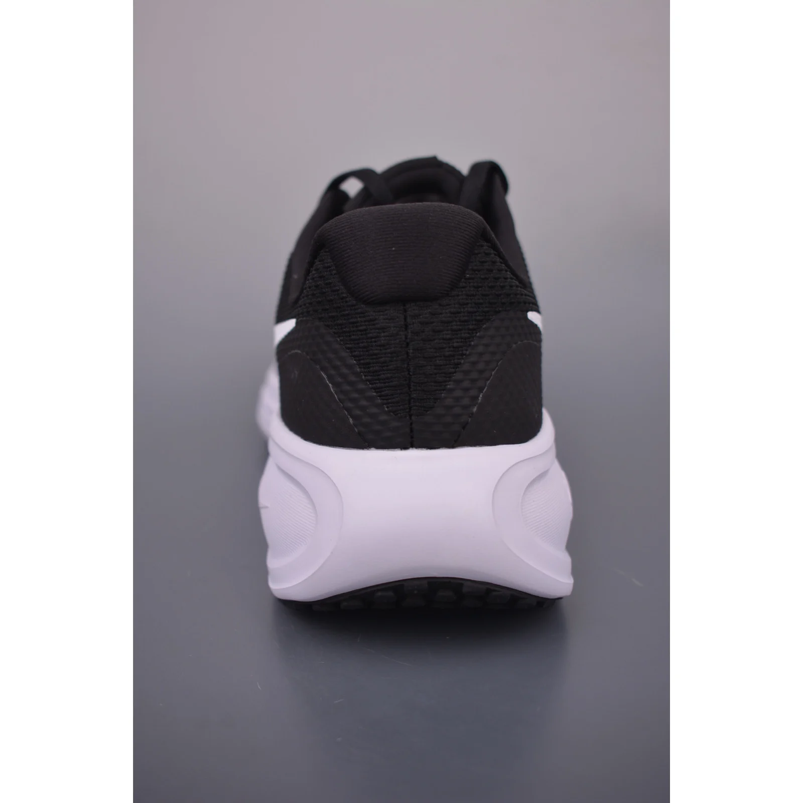 Nike Revolution 8 Black / Black / White · HJ9198-003