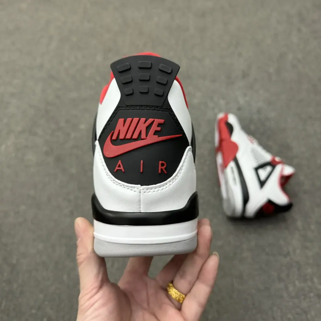 Air Jordan 4 Fire Red
