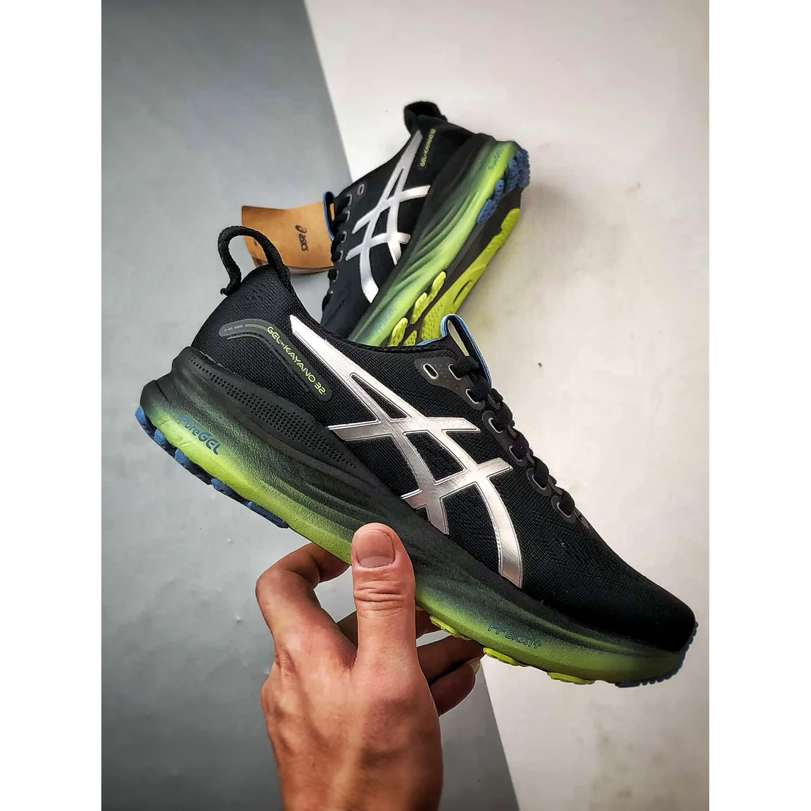 ASICS GEL-KAYANO 32 Black / Jasper Green · 1011C052-003