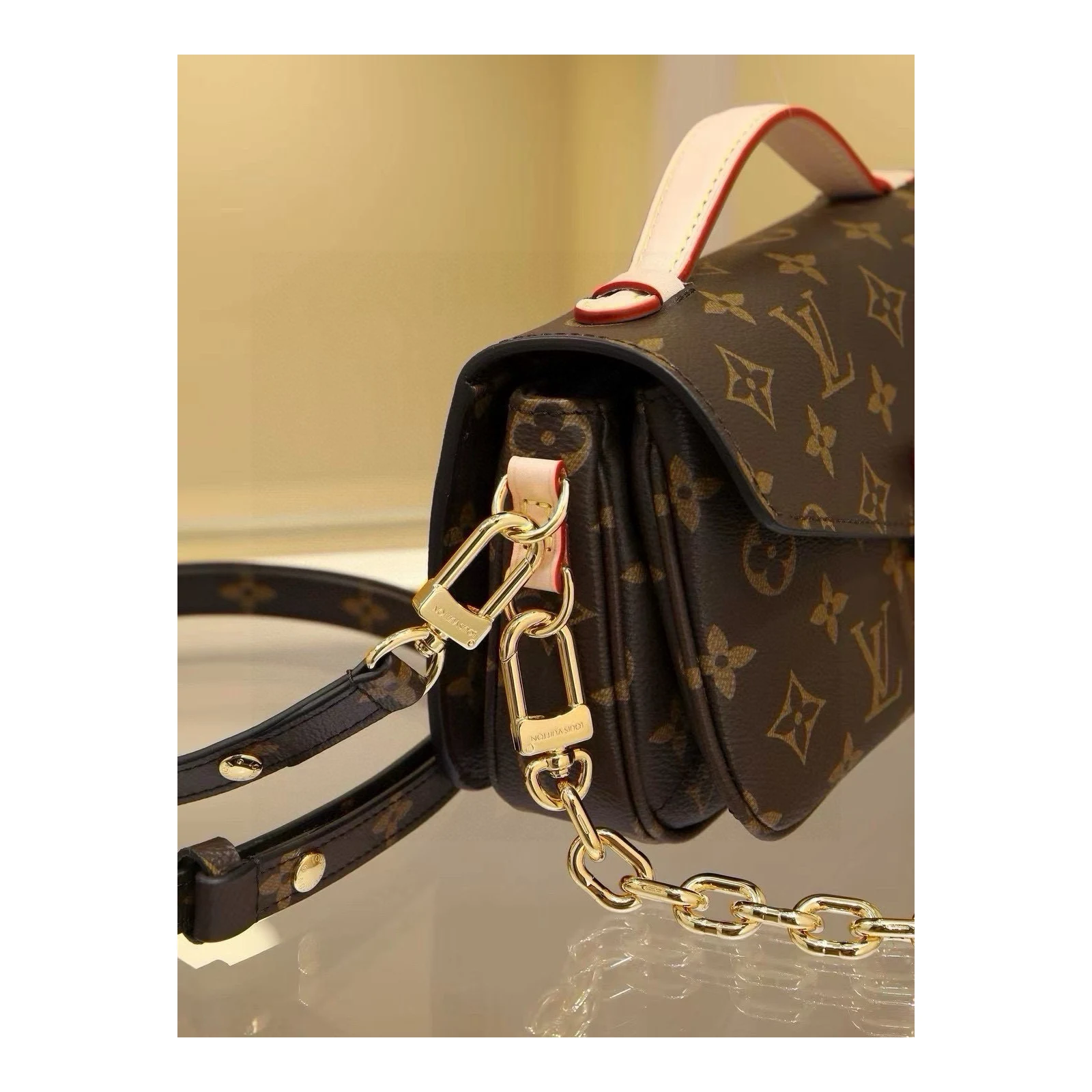 Louis Vuitton Pochette Métis East-West Monogram Monogram · M46279