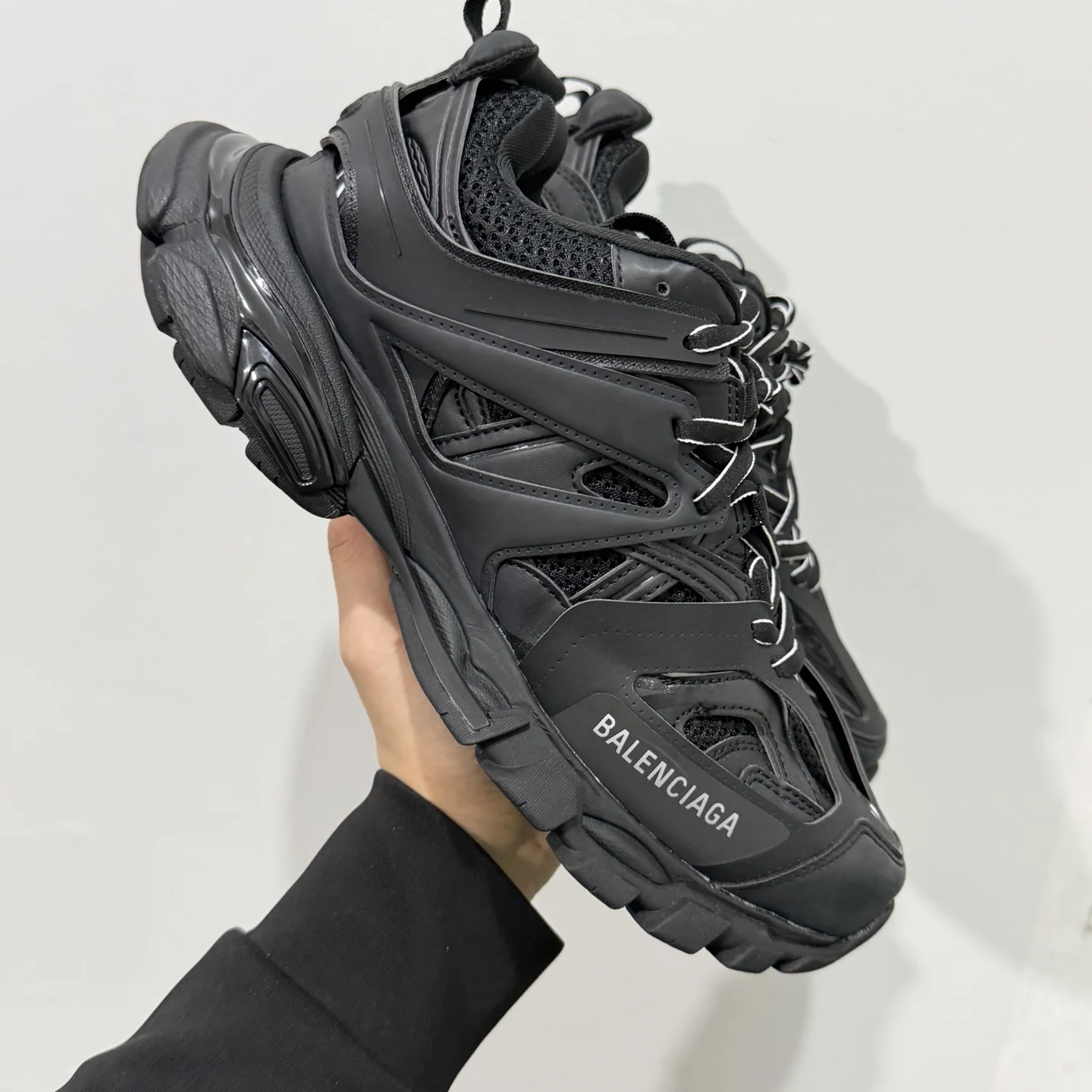Balenciaga Track Sneaker Black · 542023W1GB11000