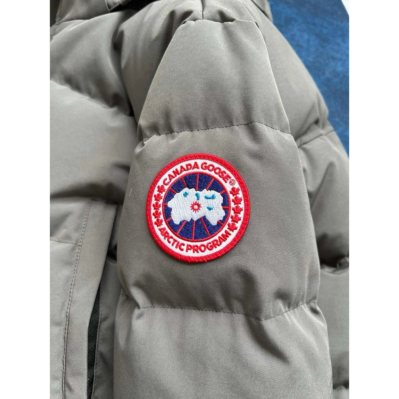 Canada Goose Wyndham Parka Granite Grey / Classic Disc · 2048M-9431