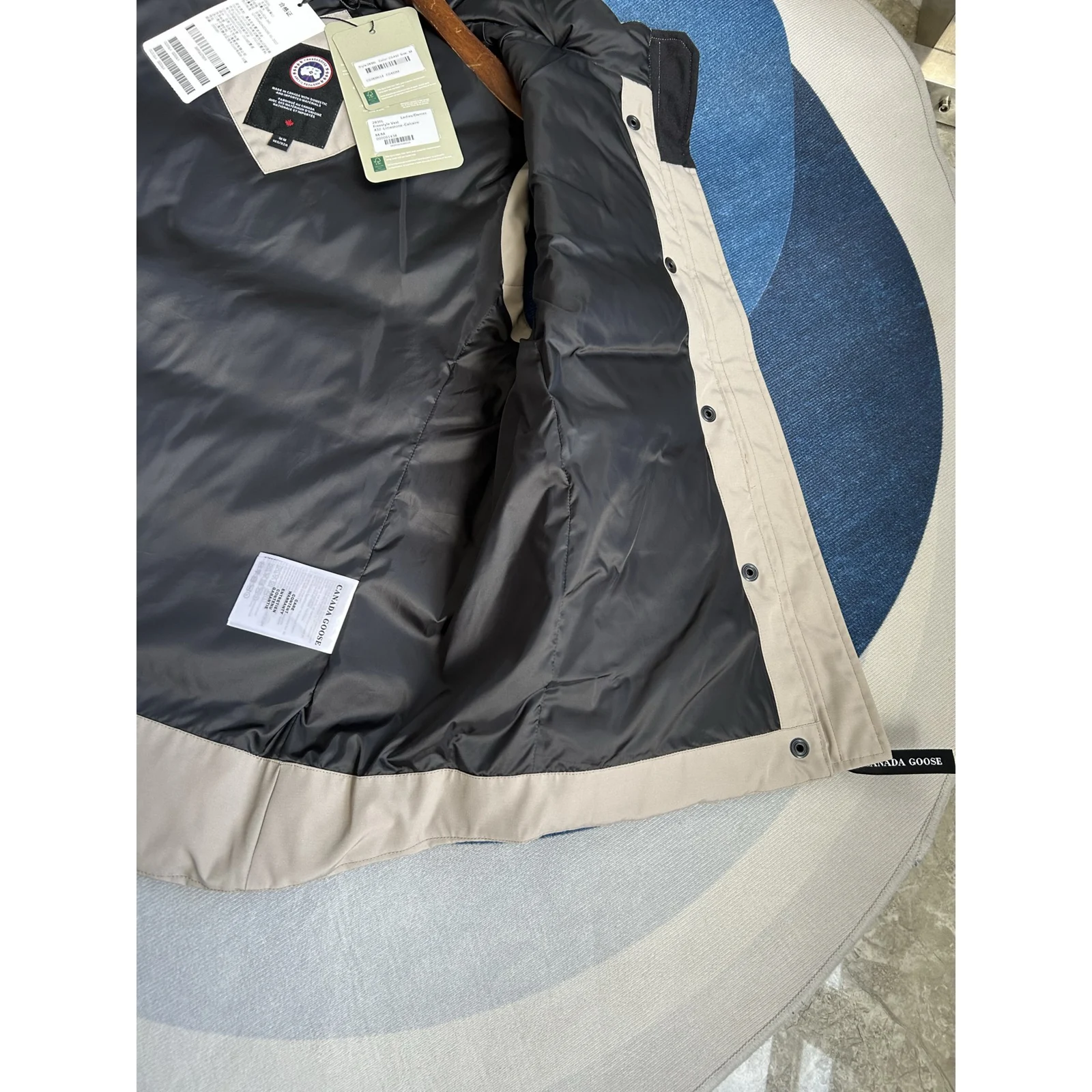 Canada Goose Women's Freestyle Vest Limestone / Classic Disc · 2836L-432