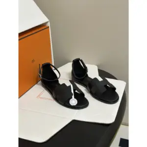 Hermès Santorini Sandal Noir full view