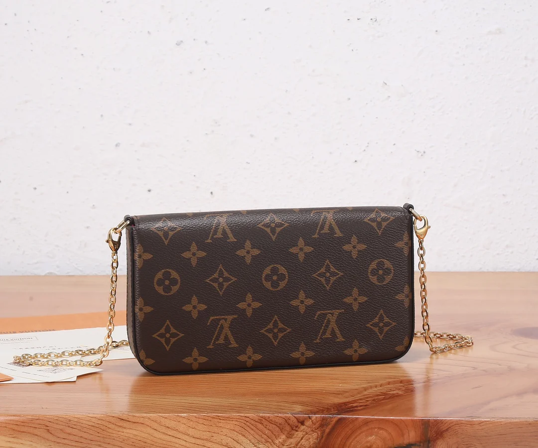 Louis Vuitton Pochette Félicie Monogram Monogram · Fuchsia · M81896