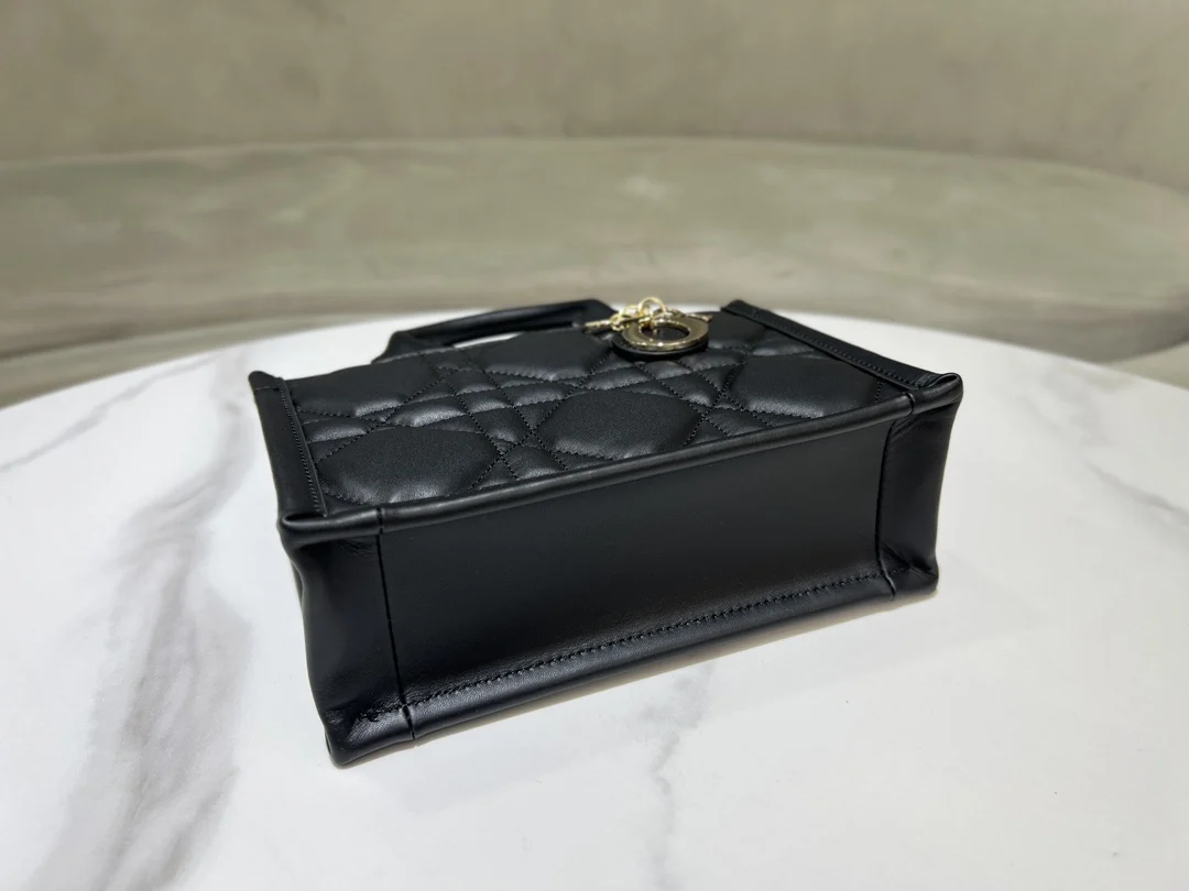 Dior Mini Book Tote Black Macrocannage Calfskin · S5573OWHP_M900