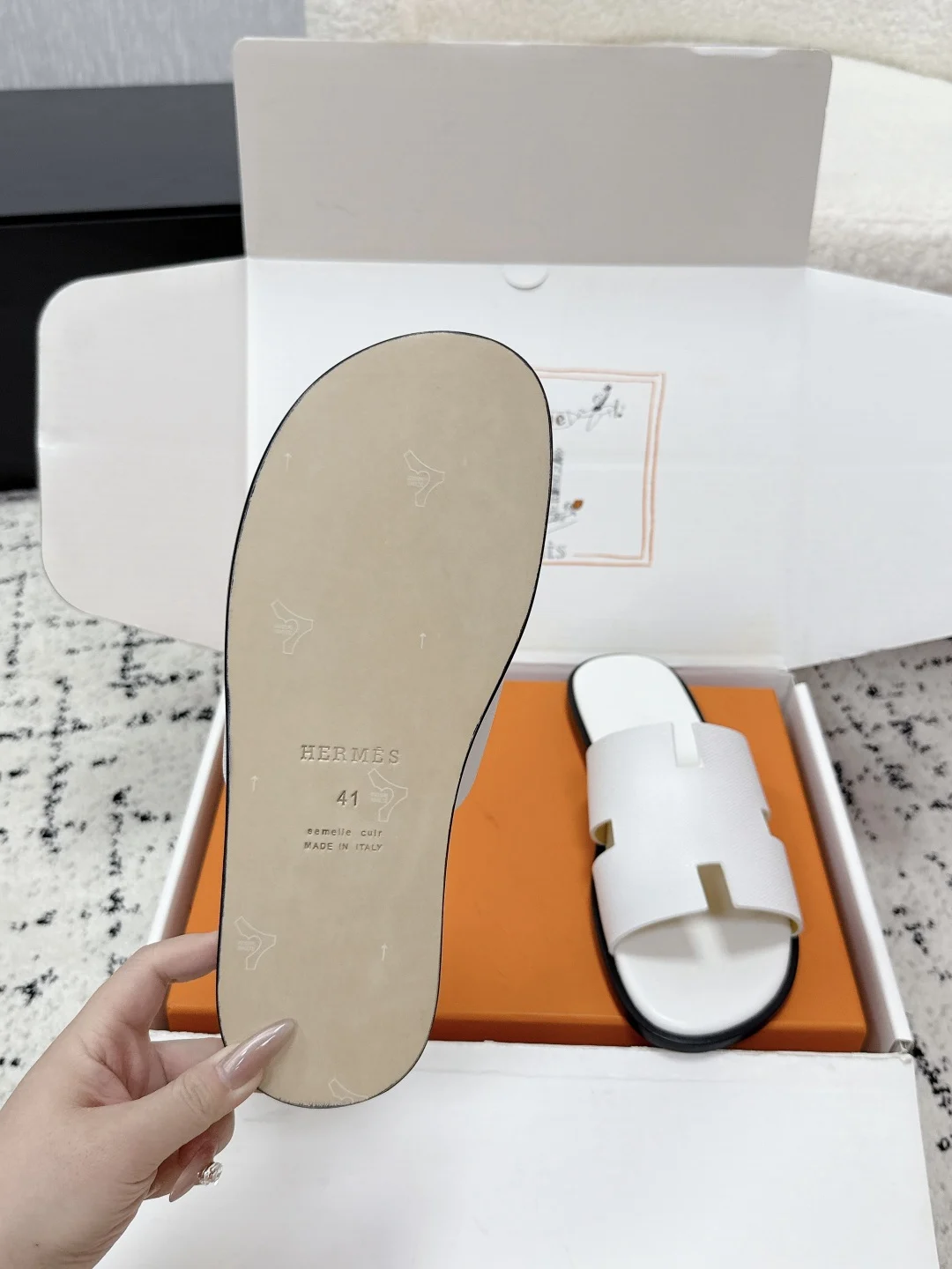 Hermès Izmir Sandal Blanc