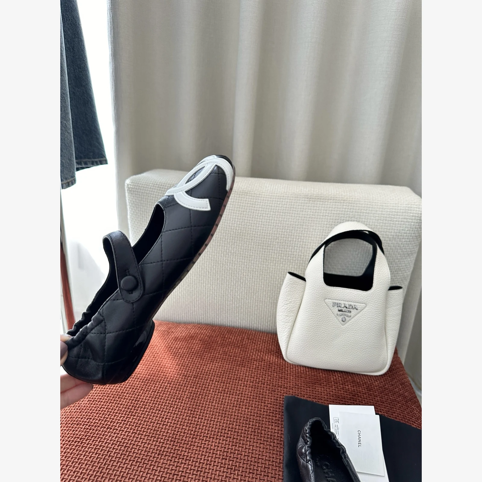 Chanel Coco Beach 2026 Ballet Flats G47163 · White & Black Lambskin White & Black · Lambskin