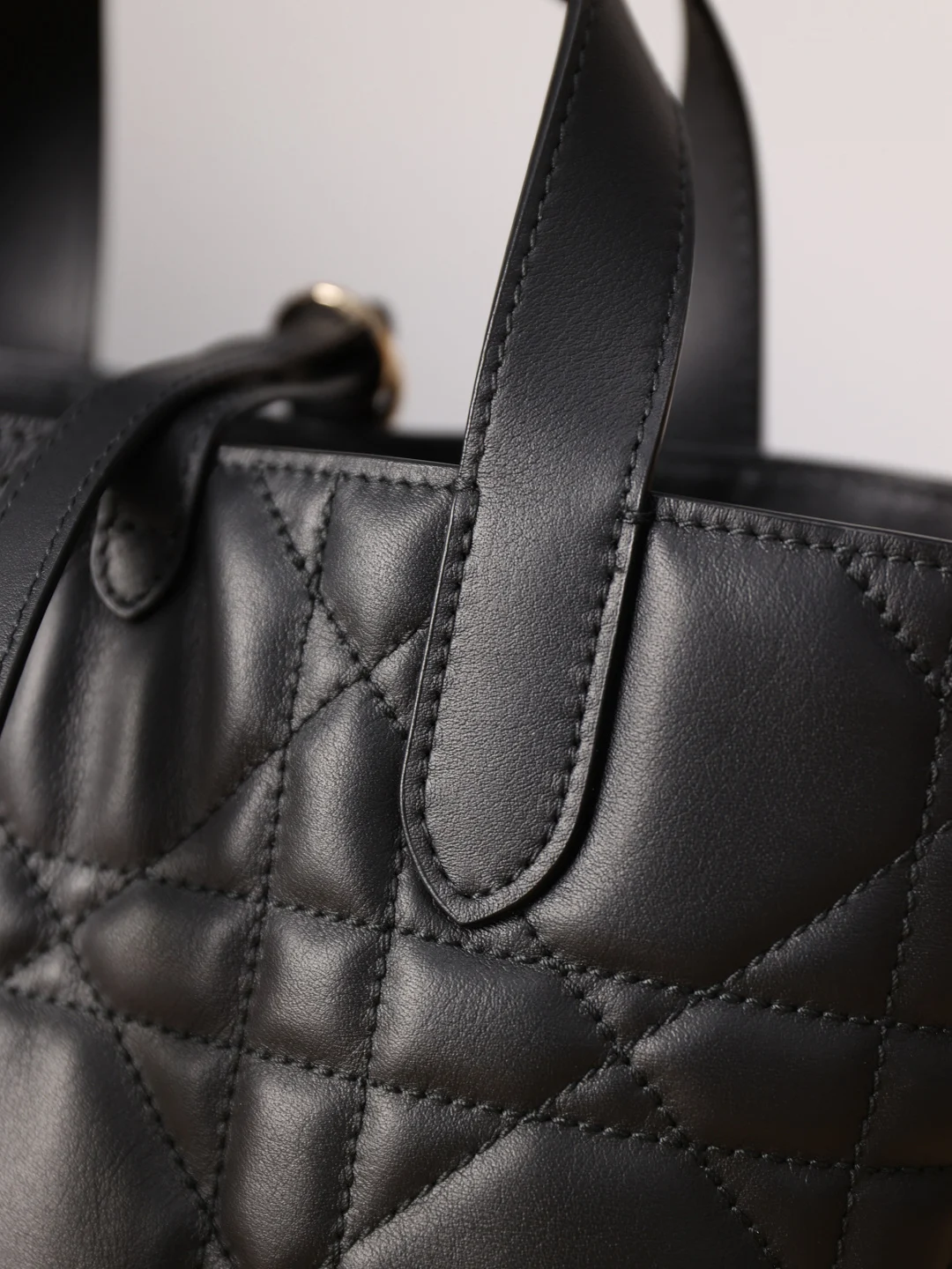 Small Dior Toujours Vertical Tote Bag Black Macrocannage · M2835OSNW_M900