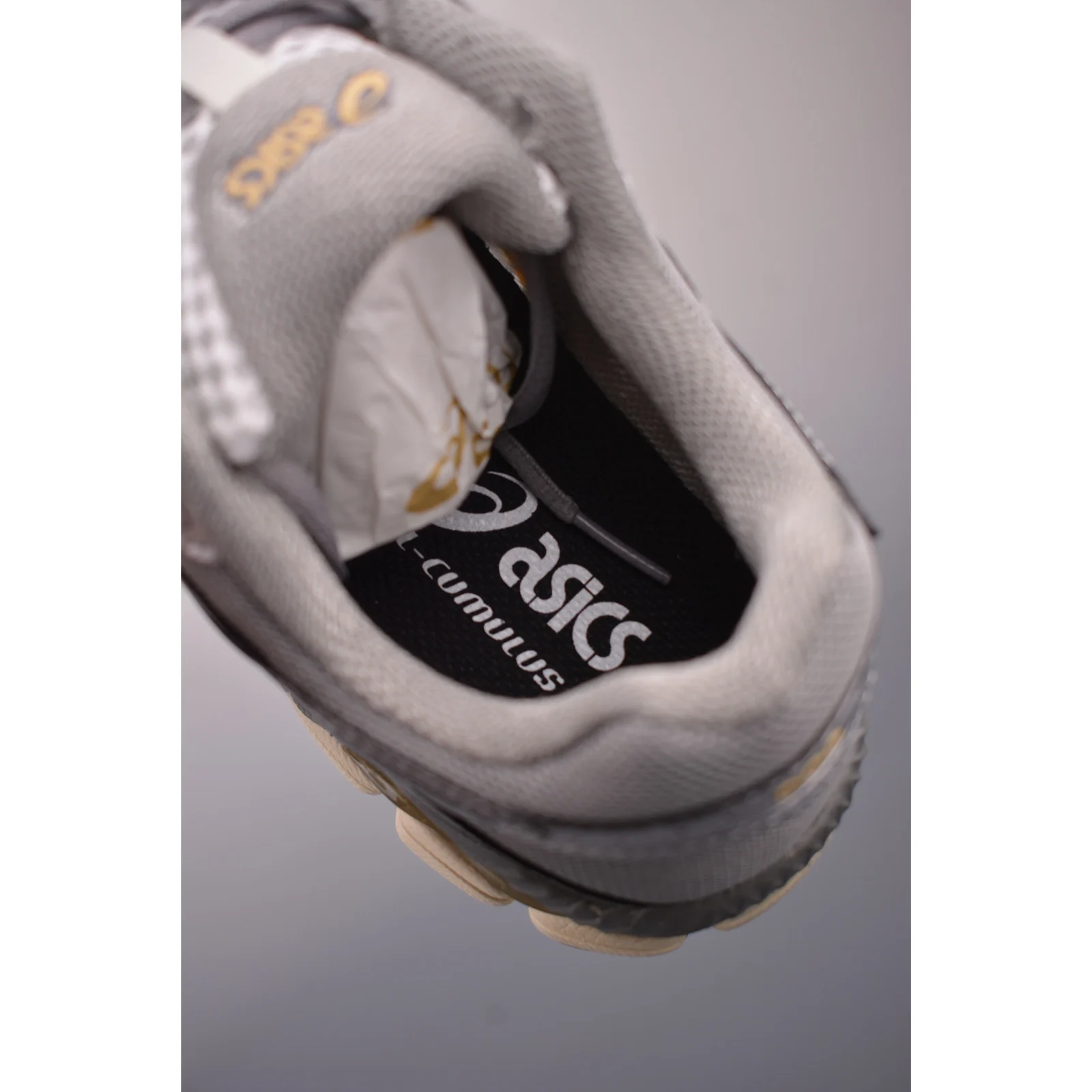 ASICS GEL-CUMULUS 16 Cream / Clay Grey · 1203A733-101