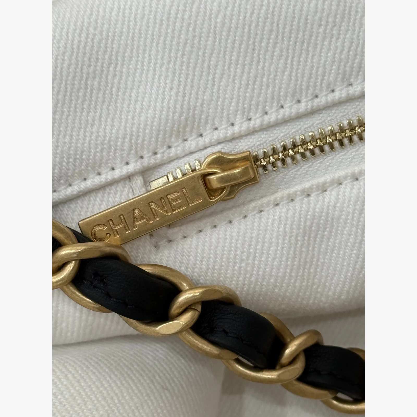Chanel Small Shopping Bag AS6191 · Denim White & Black · Denim and Calfskin · Gold-Tone Metal