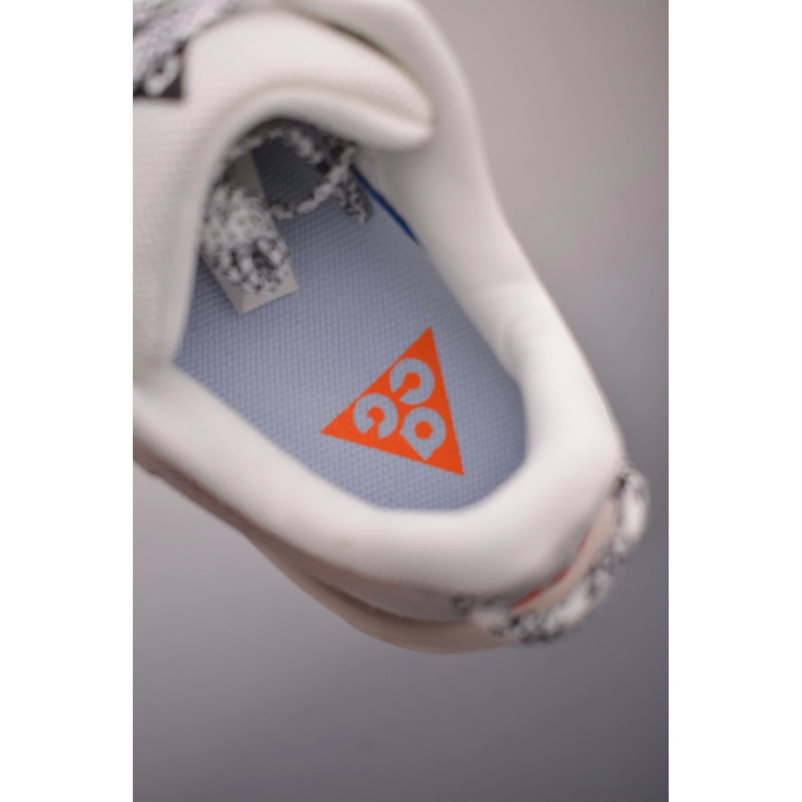 Nike ACG Pegasus Trail Summit White / Phantom / Safety Orange / Black · HV8116-103