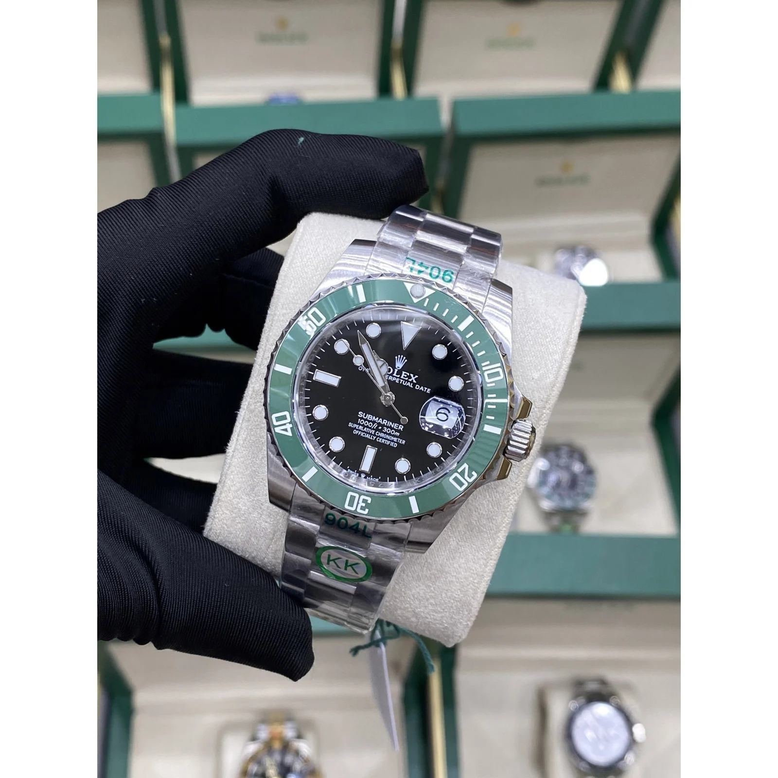 Rolex Submariner Date 126610LV Green Bezel — photo 3