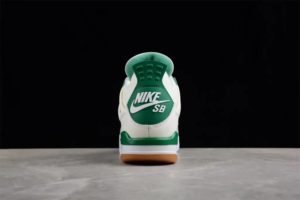 Air Jordan 4 Pine Green (Nike SB)