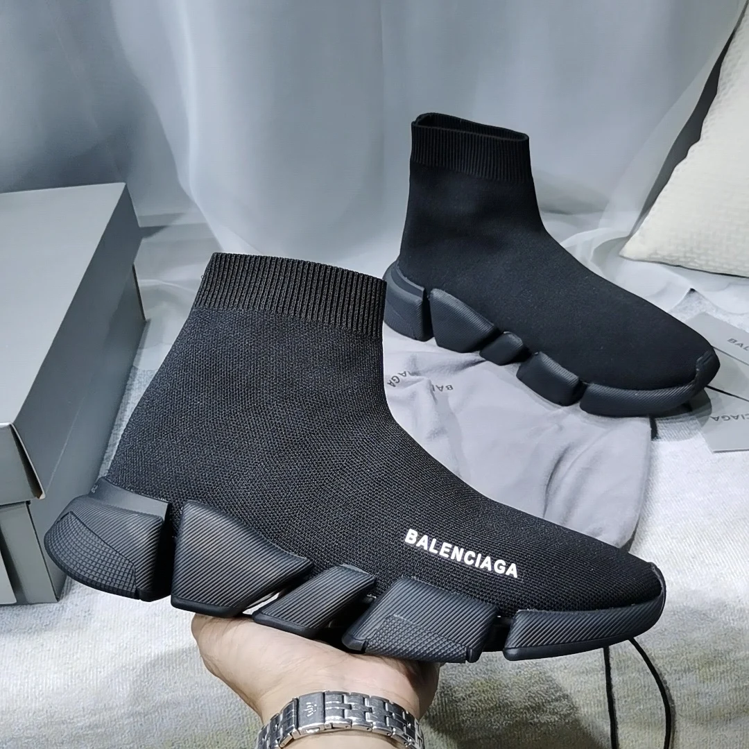 Balenciaga Speed 2.0 Black · 617239W2DB11013