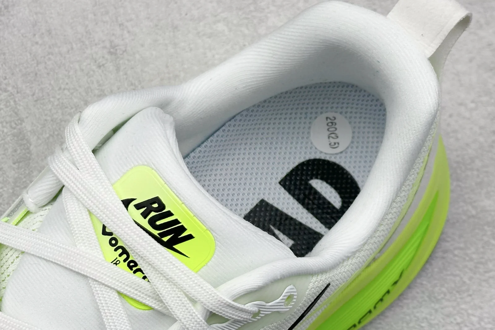Nike Vomero 18 Women · White / Electric Green / Volt / Black · HM6804-102