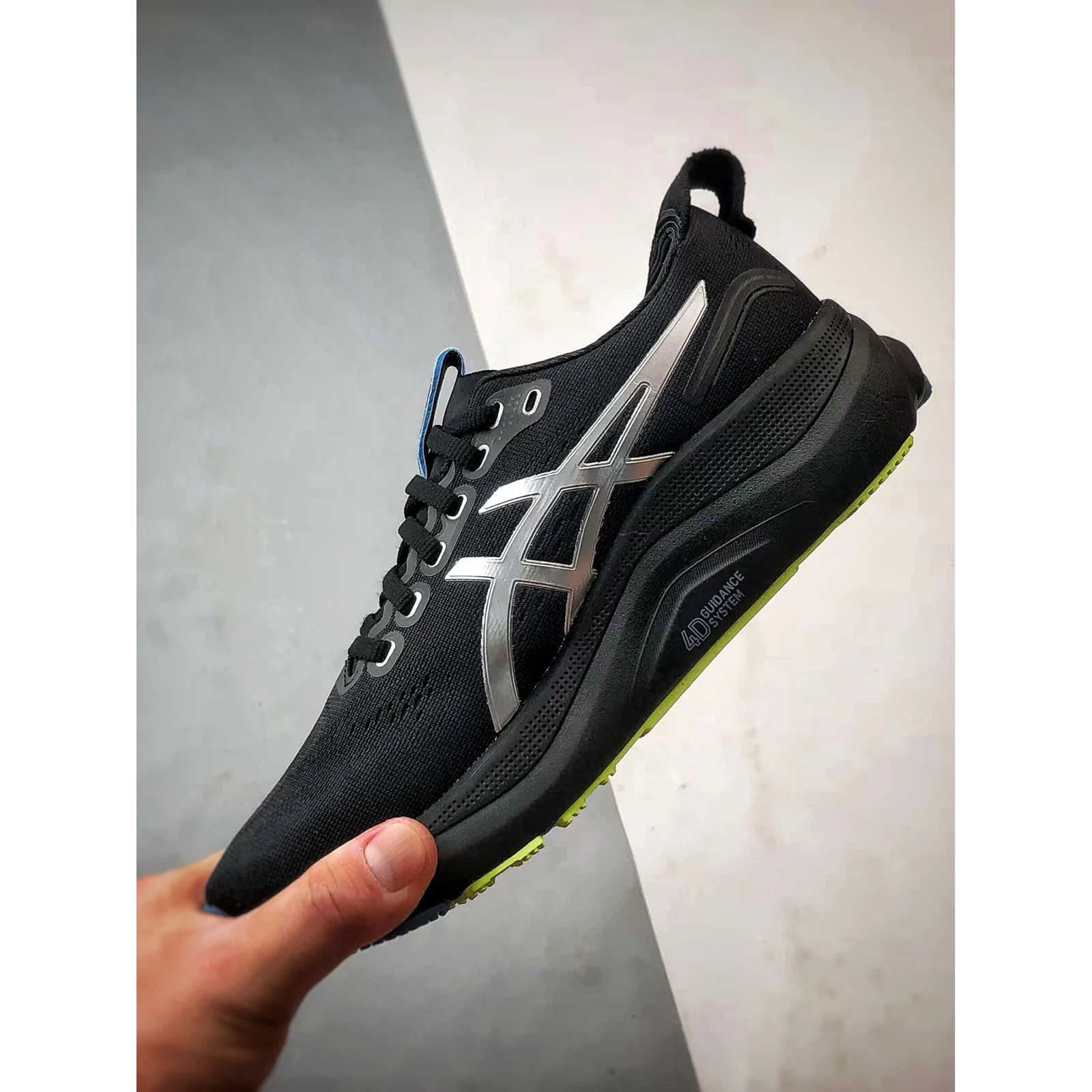 ASICS GEL-KAYANO 32 Black / Jasper Green · 1011C052-003