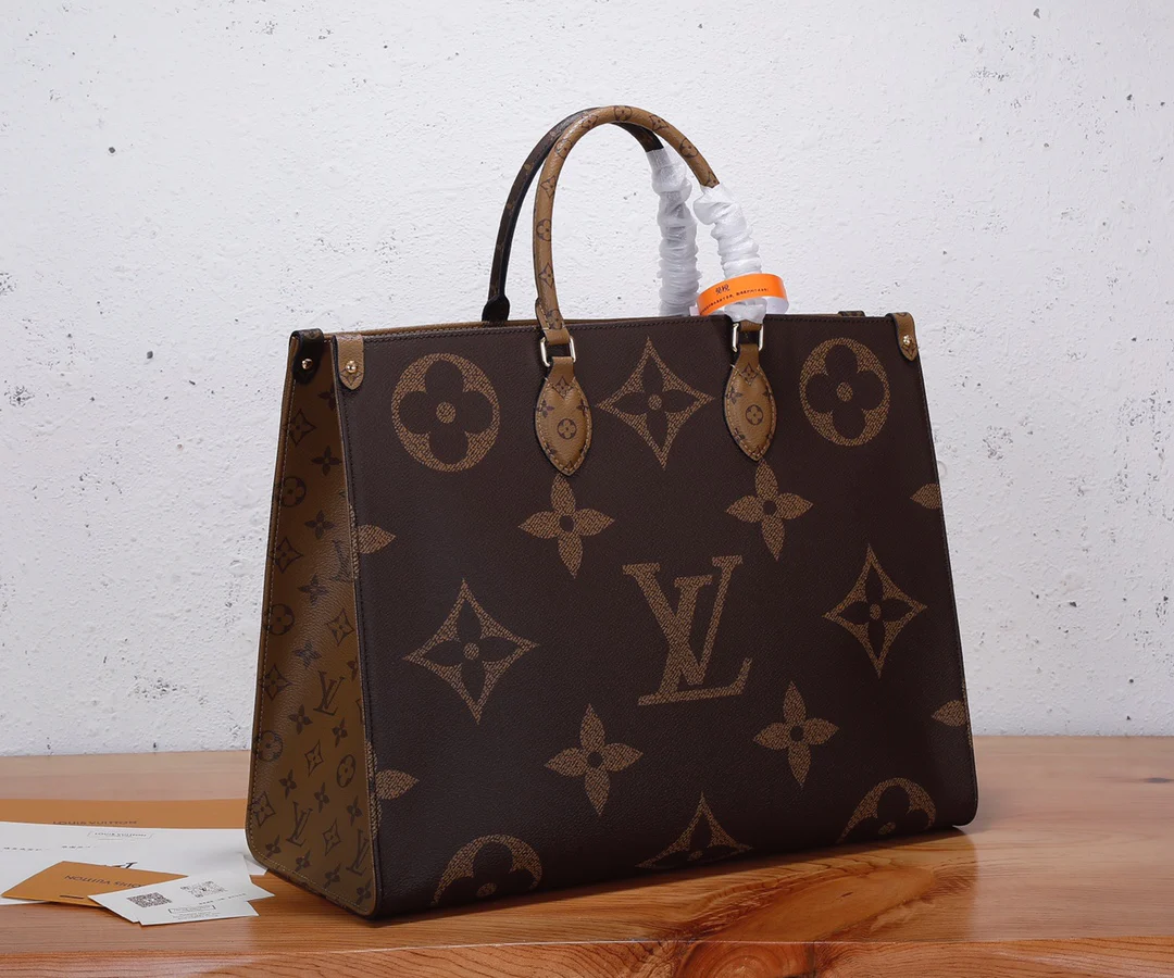 Louis Vuitton OnTheGo GM Monogram and Monogram Reverse Monogram / Monogram Reverse · M45320