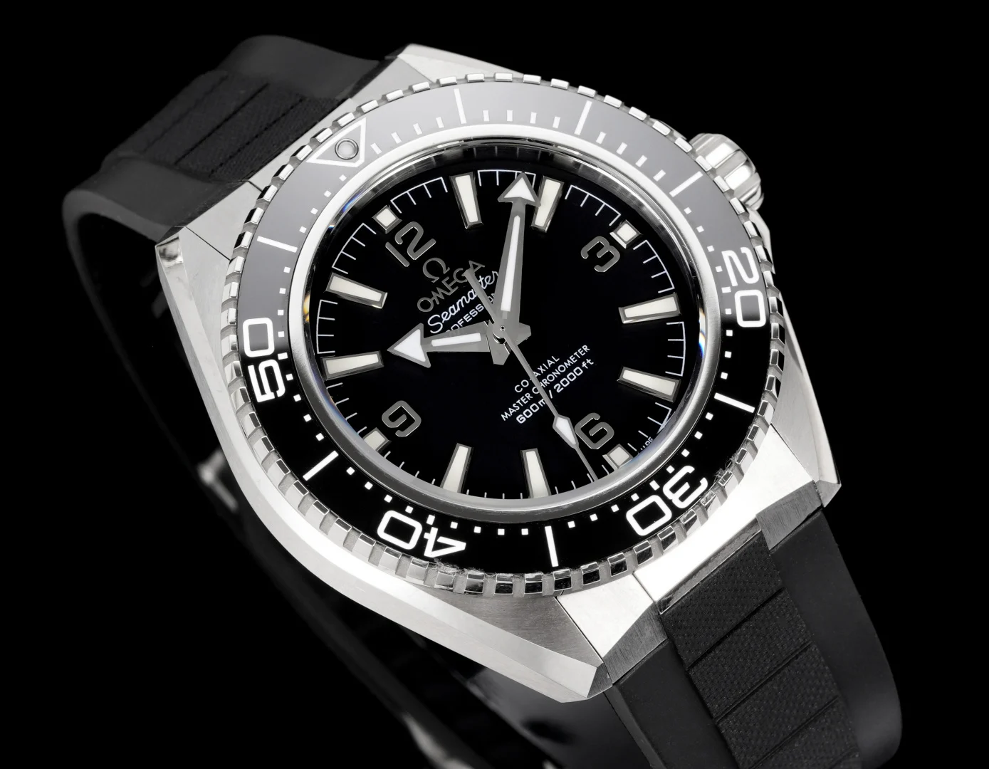 Omega Seamaster Planet Ocean 600M 42 mm Black dial / black bezel / black rubber strap · 217.32.42.21.01.001