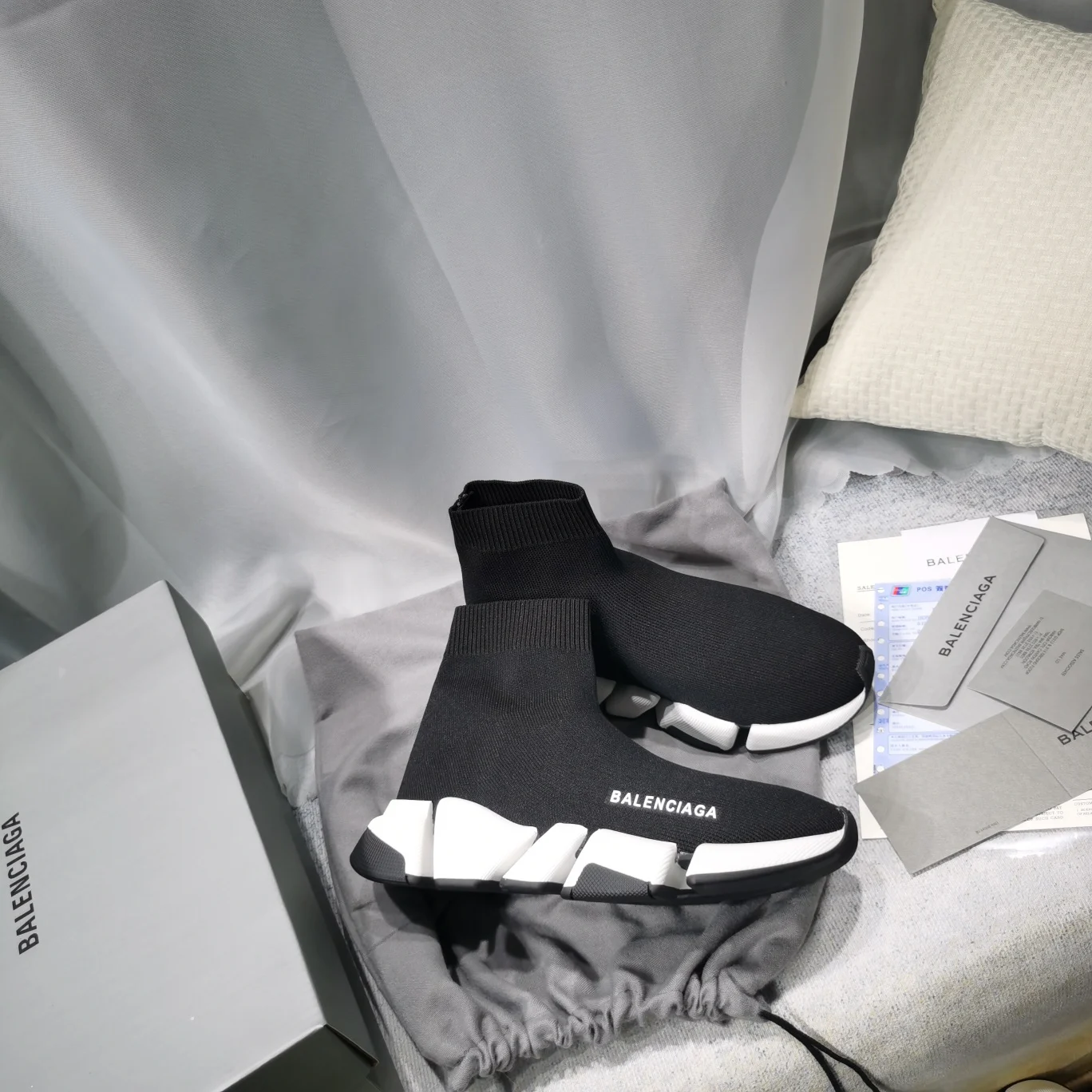 Balenciaga Speed 2.0 Black / White · 617196W2DB21015