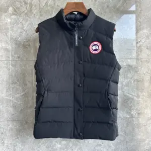 Canada Goose Women's Freestyle Vest Black / Classic Disc · 2836L-61
