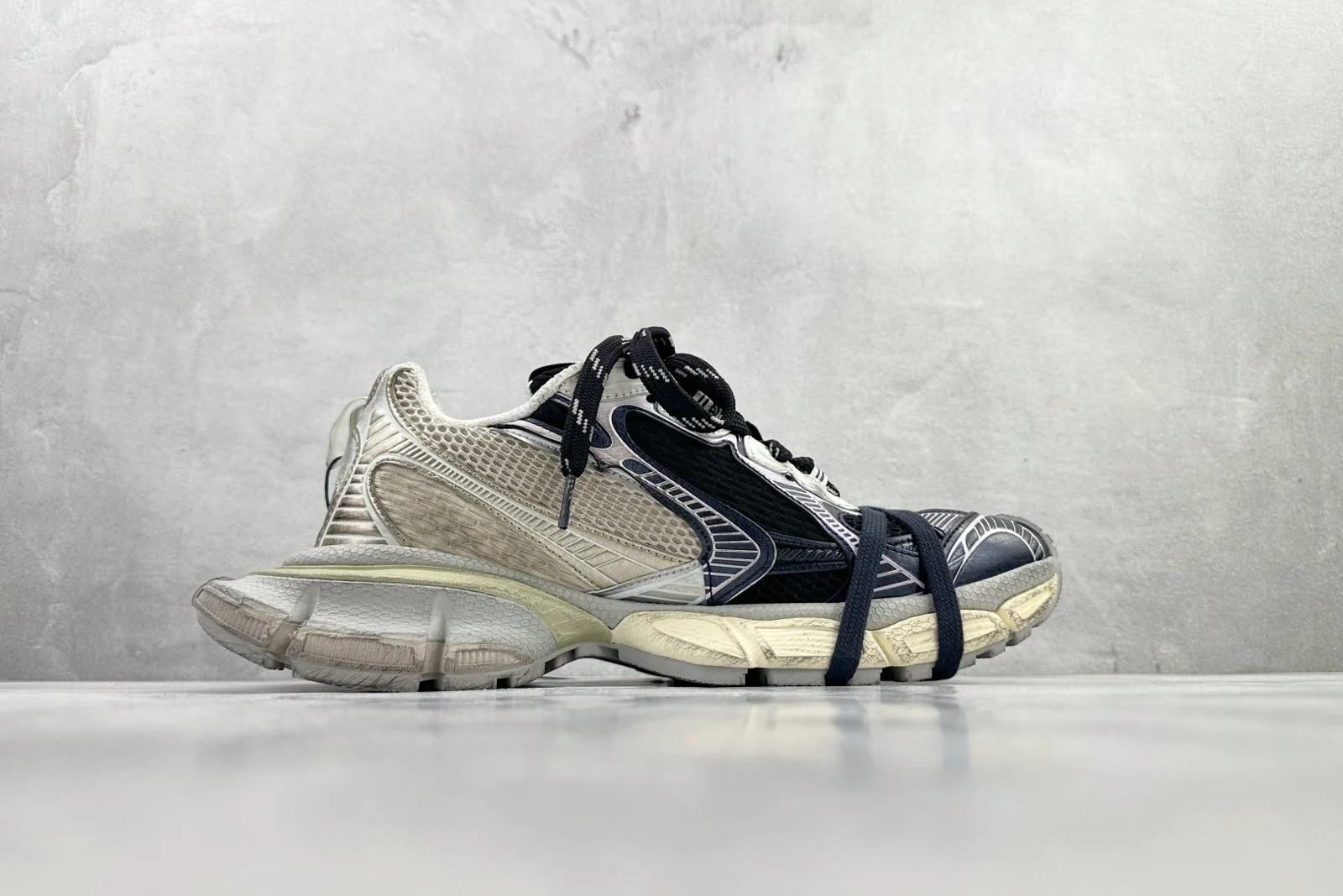 Balenciaga 3XL Split Logo Sneaker Eggshell / Red / Navy · 840090W3XSG9161
