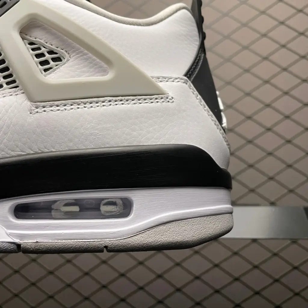 Air Jordan 4 White and Black