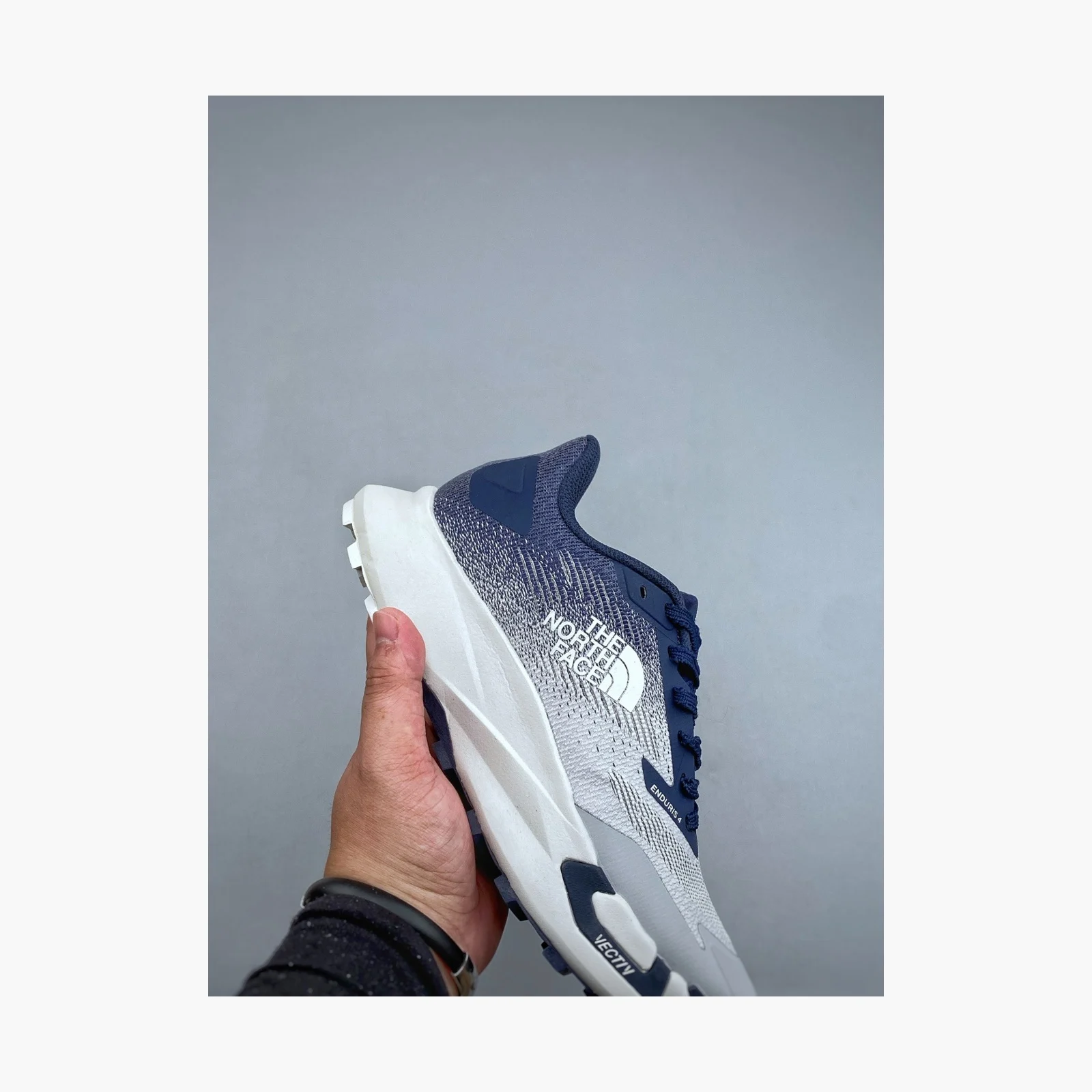 The North Face Men’s VECTIV Enduris 4 Bold Blue/Canal Blue · NF0A8AEP-81