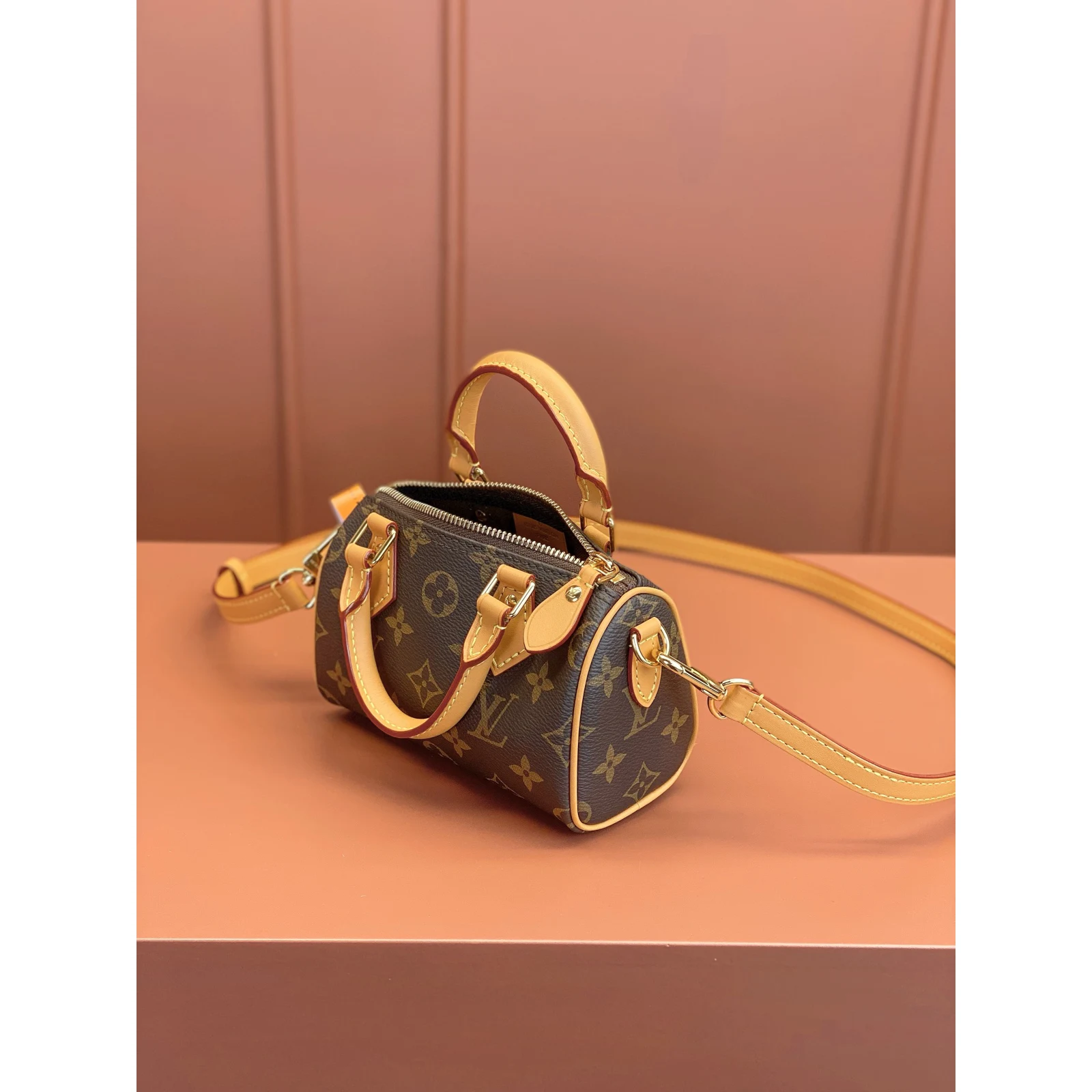 Louis Vuitton Nano Speedy Monogram Monogram · M81085