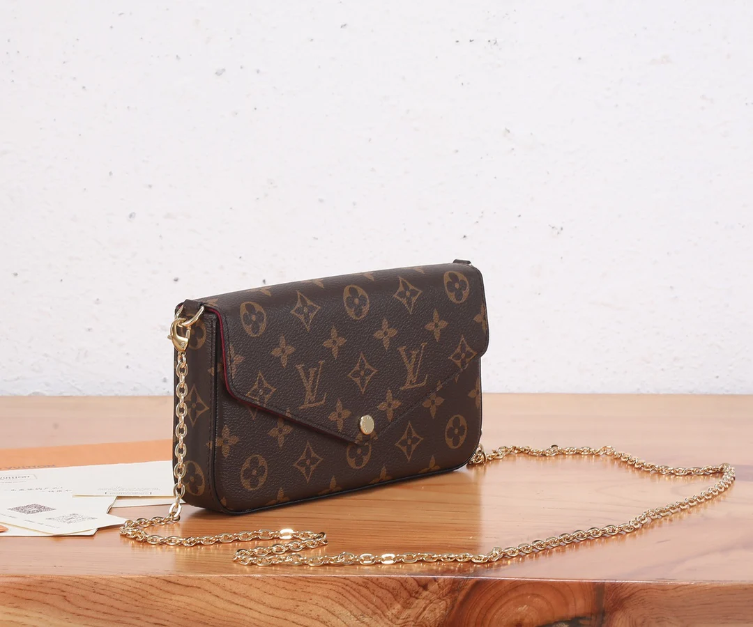 Louis Vuitton Pochette Félicie Monogram Monogram · Fuchsia · M81896