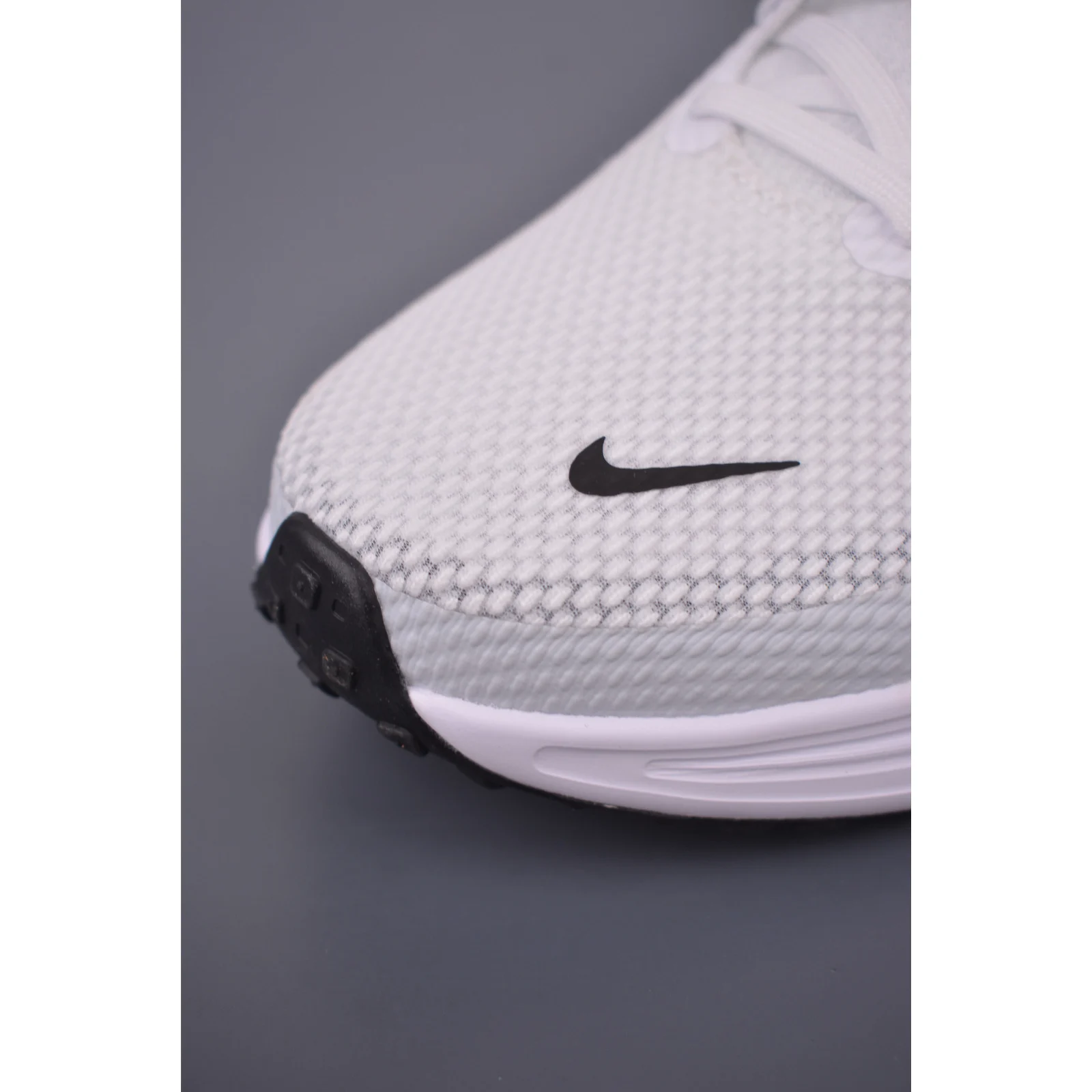 Nike Revolution 8 White / Pure Platinum / Black · HJ9198-101