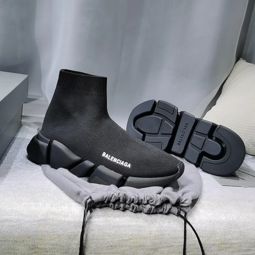 Balenciaga Speed 2.0 Black · 617239W2DB11013