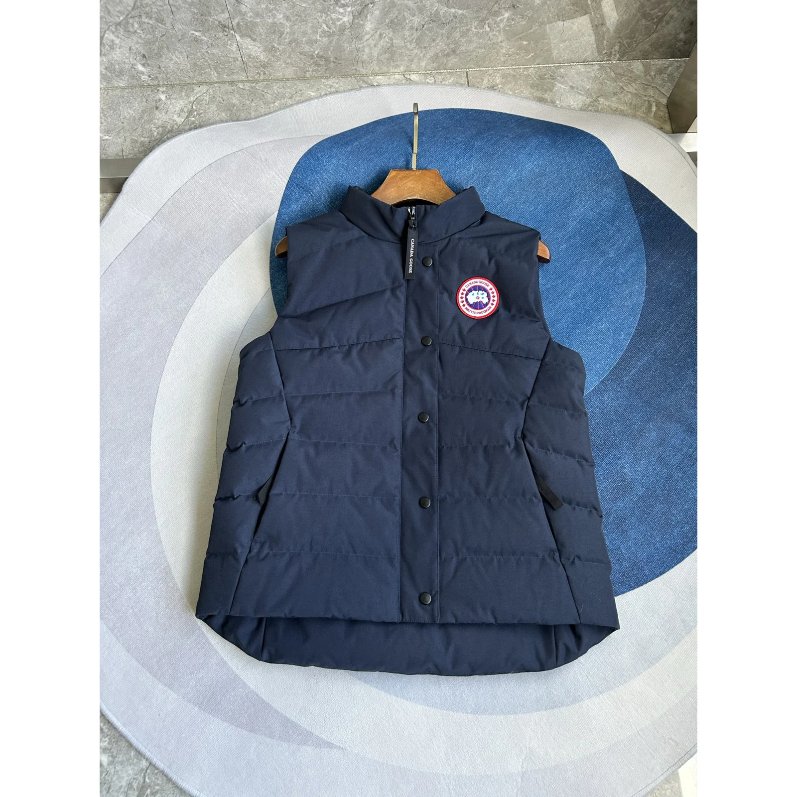 Canada Goose Women's Freestyle Vest Atlantic Navy / Classic Disc · 2836L-63
