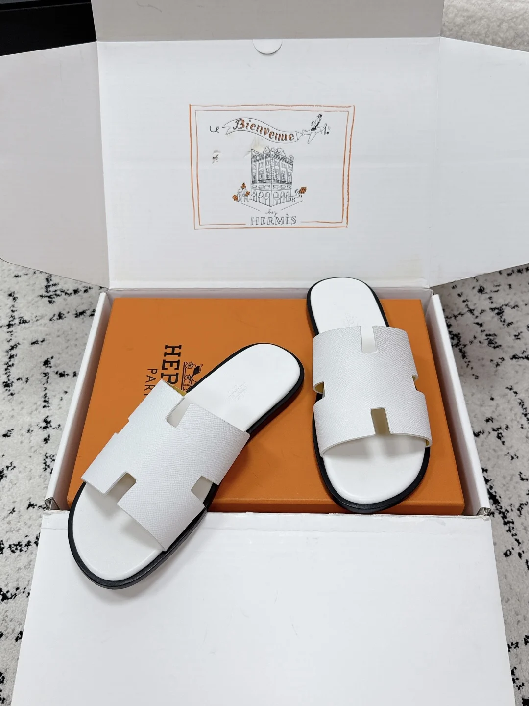 Hermès Izmir Sandal Blanc
