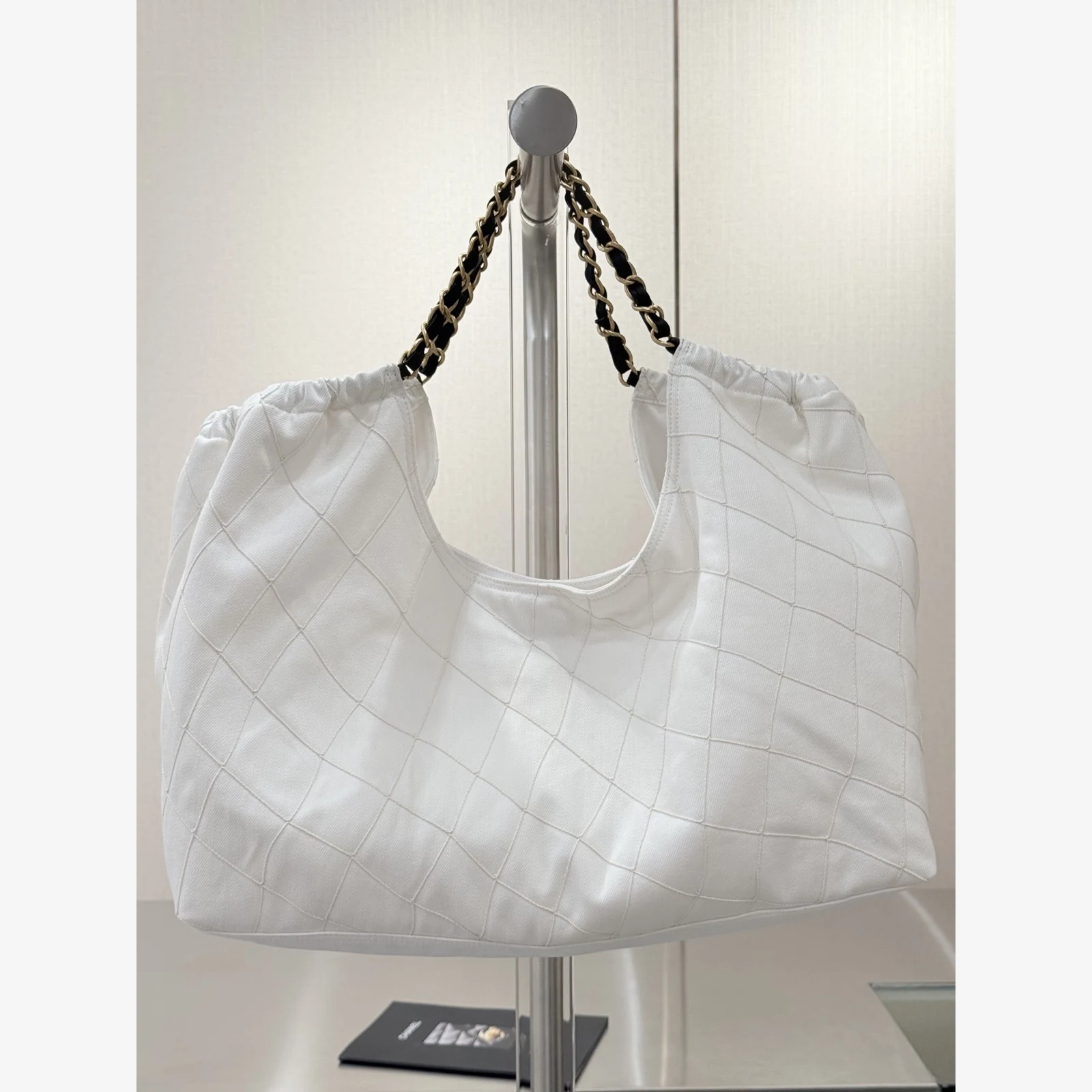 Chanel Small Shopping Bag AS6191 · Denim White & Black · Denim and Calfskin · Gold-Tone Metal