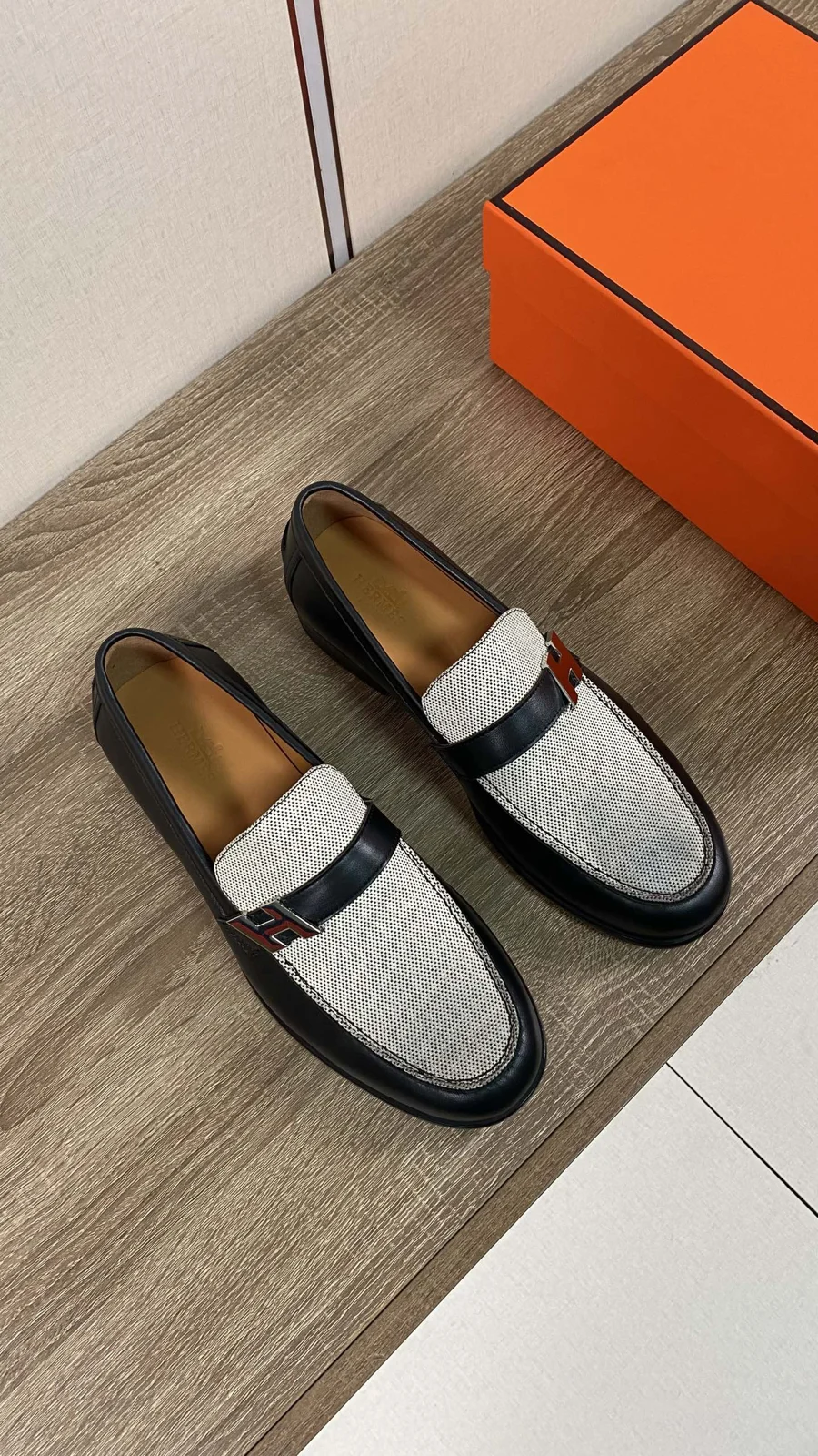Hermès Milton Loafer Prunoir / Noir